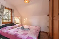 Vineyard Cottage Rataj 1 Hotels near Knjiznica Mirana Jarca