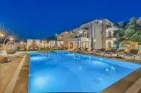 Luxurious Villa Mare - with 150m Pool - Villas