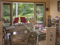 Cherry Valley Manor Hotels in Smithfield Township