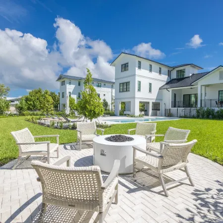 Brand New Catchlight House With Private Pool