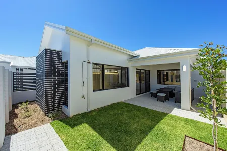 5 O Clock Somewhere - Beachside Retreat Отели в г. West Busselton