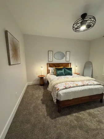 Luxury Getaway Brand New House Hot Tub Fireplace Game Room Landrum