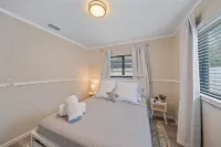 Perfect Sarasota Getaway: Fully Renovated Heated Pool w No Extra Fee -Game Room!