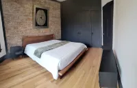 The Hyde Park Hide-A-Way is ready to welcome you with the comfort of home!