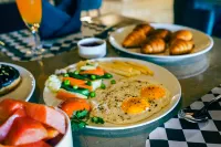 Sunday Hotel & Convention Centre by CheckIn, Vadodara - พร้อมอาหารเช้า
