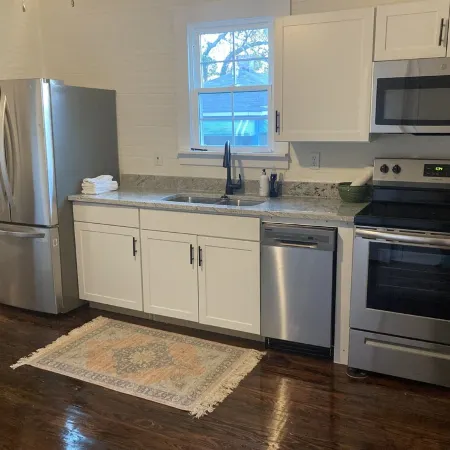 Masters Rental! Charming 2-bedroom house with AC and WiFi in lovely Augusta