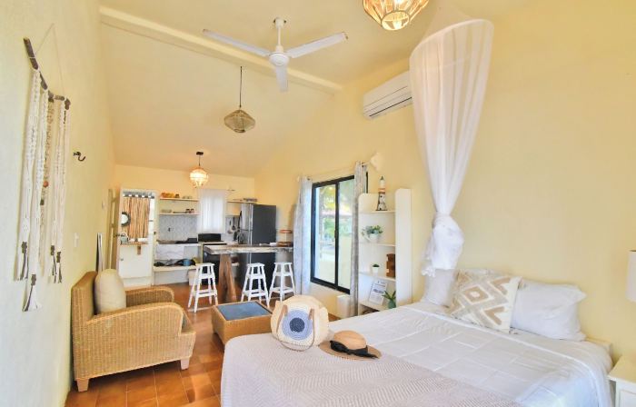Arena y Mar Beachfront House, El Cuyo by The Spot Rentals