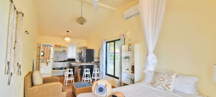 Arena y Mar Beachfront House, El Cuyo by the Spot Rentals Hotels in Tizimin