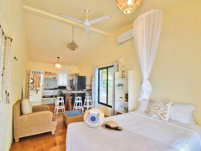 Arena y Mar Beachfront House, El Cuyo by the Spot Rentals