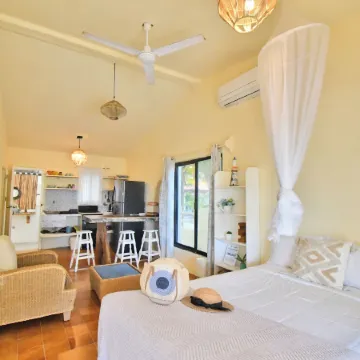 Arena y Mar Beachfront House, El Cuyo by the Spot Rentals