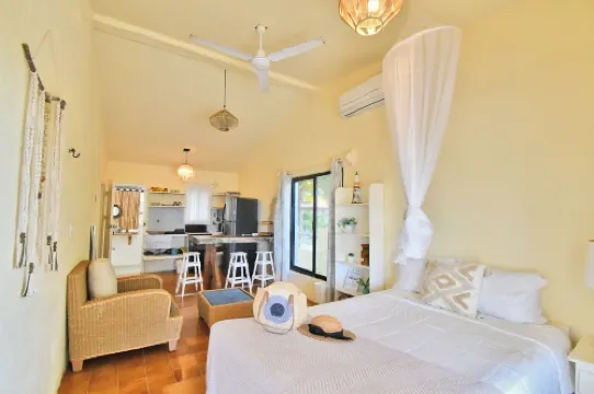 Arena y Mar Beachfront House, El Cuyo by the Spot Rentals