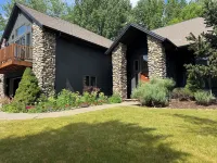Explore Our Family-Friendly Mountain Retreat Overlooking the Golf Course