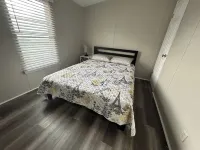 Cozy home in charming Norwalk with AC, WiFi. Cedar Point/Summit Race//Sports Par Hotels in Norwalk