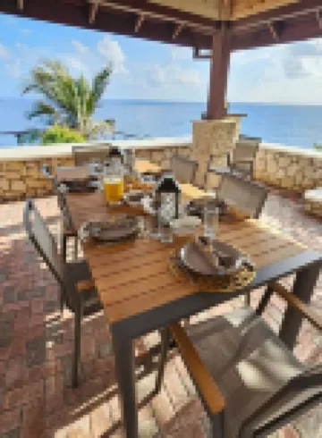 Breathtaking Oceanfront Luxe Villa in Tower Isle Jacuzzi Pool Fully Staffed