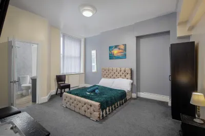 The Ocean Inn Hotels near برج بلاكبول
