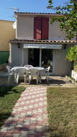 Quiet mini villa by the sea 200 meters from the beach, Haute-Corse