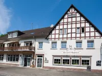 Family-friendly apartments in the southern Sauerland Hotels near Brudertreue Denkmal