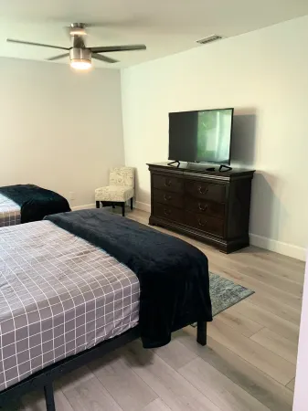 Spacious Miami House/5 mins from Marina/Ocean/Pool/Tennis