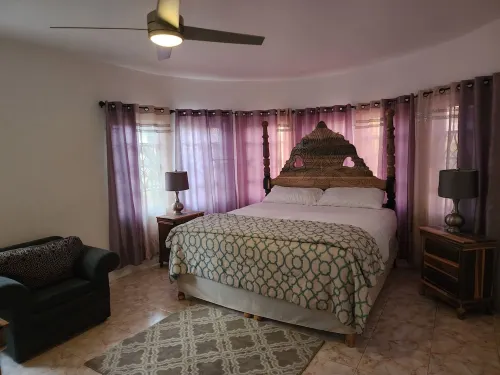 PENTHOUSE VIEW AND FLATS VACATION HOME 1)