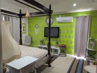 Aprtment in large home w/parking close to hiking trails/swimpool/shopping mall โรงแรมใกล้Killarney Lakes Reserve, Melton