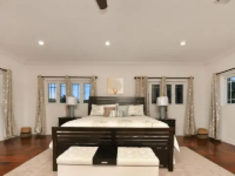 Todd’s Place Harbour Island Hotels in Dunmore Town