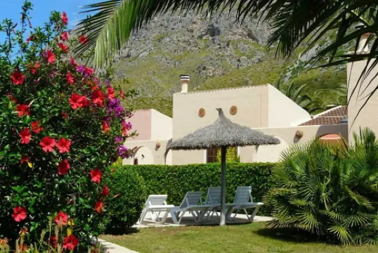 Casa Abeja - mountain and sea views / saltwater pool 5 min to the sea / mountains