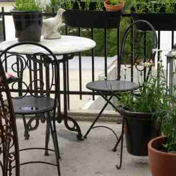 Beautiful Downtown Apartment Hotel Exterior