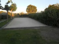 house in swimming pool and tennis court Hotels in Meze