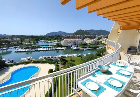 Appartement Lumineux à Cannes Marina, Dernier Étage, vue Marina - Baie de Cannes