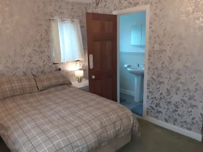 Executive House,WiFi,Superb Views,Pets O.K.Walk into Llanrwst.Sleeps 7+Baby/cot