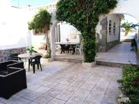 CHALET ON THE FIRST LINE OF THE SEA, 5 METERS !! FREE WIFI Hôtels à : El Mojon