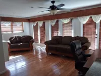 Family friendly Secluded Beach House Hotels in Freeport