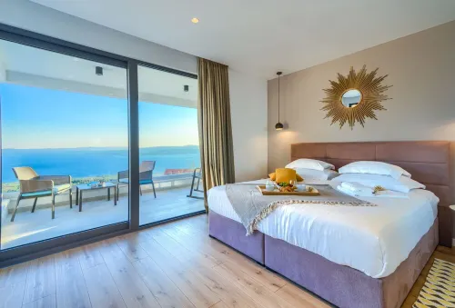 Breathtaking luxury villa 400m2 Amazing View Infinity Pool Whirlpool Sauna Hotel a Bast