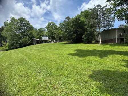 2 Bedroom Lake Front House on Douglas Lake - Private Cove with Amazing Views Отели рядом с достопримечательностью «MRT»