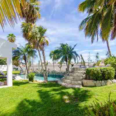 Amazing 6,000 sqft house sleeps 10, walk to Beach, Shops and Restaurants Hotel Exterior