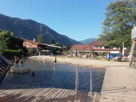 Holiday house 600 meters from Lake Millstatt and near BadKleinkircheim Отели в г. Dobriach