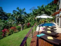 Perfect Location, Walk to Beach, Infinity Pool, Luxury Decor, Fast Free Wifi! Hotels in Dominical