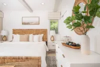 Gigi's Luxury Beach Hideaway- 3 BDRM- Cowpet Bay West- East End- Pool & Beach