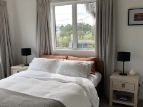 Raglan Escape: Unique holiday home right in the heart of Raglan Hotels in Raglan