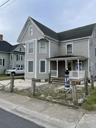 Newly remodeled quiet single-family house by the bay