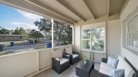 Location! 4BR 2BA Renovated House Sleeps 10
