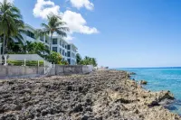 Waterfront with gorgeous views and direct access to the sea and George Town!