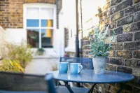 Vintage Boutique Cottage In Deal, Kent - Couples, family & pet friendly Sisters Of Our Lady Of The Missions附近的飯店