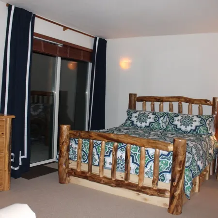 Truly Ski In/Ski Out Condo!  Spacious- Sleeps 11!  Great Mountain Views!