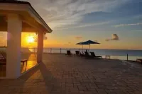 Bimini Nest Cozy Studio, Steps from the Beach