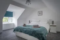 Beautiful Detached House, just meters from the sea Hotels in Gourdon