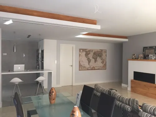 In the center / Air conditioning / WIFI / PARKING / FOOTBALL / NETFLIX / offer