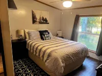 Spacious cabin right on the lake, perfect for your next family vacation!