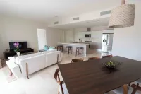 Exclusive Beach Apartment in Puntarena Hotels in El Chiru