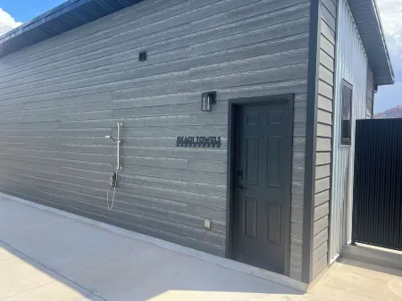 Red Rock Oasis and Private Pool Getaway!